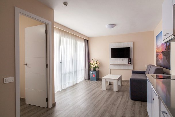 Corona Roja - Wohnbeispiel renoviertes Appartement (Zimmercodierungen AB2 & OB2)