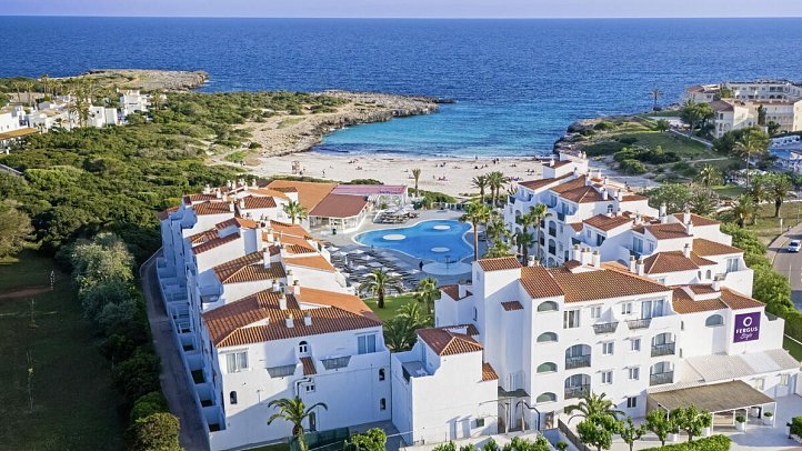 FERGUS Style Carema Beach