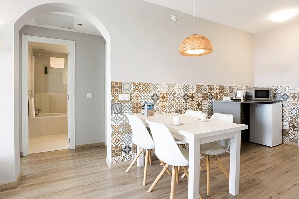 Minura Sur Menorca - Wohnbeispiel Suite 2 Schlafzimmer Premium (Zimmercodierung WM1)