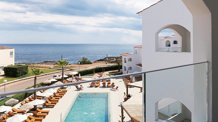 Caramelo Marina Cala'n Bosch - Beispiel Balkon (Zimmercodierungen WB1 & WB4)