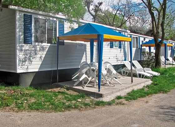 Lido di Sesto Camping (by Happy Camp) - Wohnbeispiel Mobilheim Happy Easy (Zimmercodierung CG1)