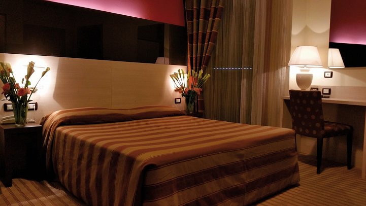 Flora - Wohnbeispiel Deluxe Seeblick Doppelzimmer (Zimmercodierung DB1)