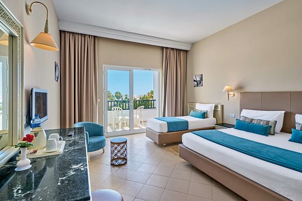 Royal Nozha Beach - Wohnbeipiel Familienzimmer (Zimmercodierungen FB1 & FP1)