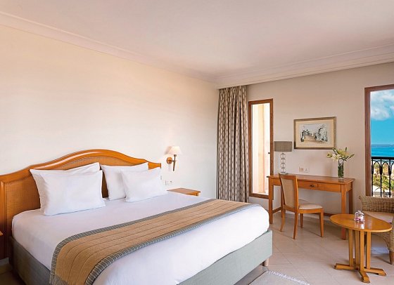 Mövenpick Resort & Marine Spa Sousse - Wohnbeispiel Juniorsuite Meerblick (Zimmercodierung JBM)
