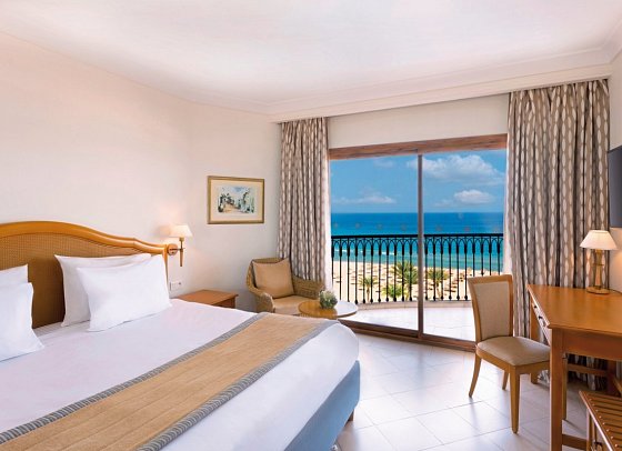 Mövenpick Resort & Marine Spa Sousse - Wohnbeispiel Juniorsuite Meerblick (Zimmercodierung JBM)