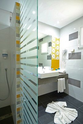 One Resort Aqua Park & Spa - Wohnbeispiel Bad (Zimmercodierung FB2)