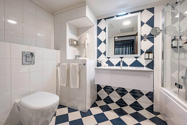 AX Victoria Hotel - Badbeispiel Doppelzimmer Executive (Zimmercodierung DT1)