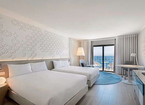 Hilton Malta - Wohnbeispiel Familienzimmer Meerblick (Zimmercodierung FBM)