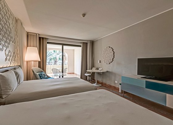Hilton Malta - Wohnbeispiel Familienzimmer Gartenblick (Zimmercodierung FBG)