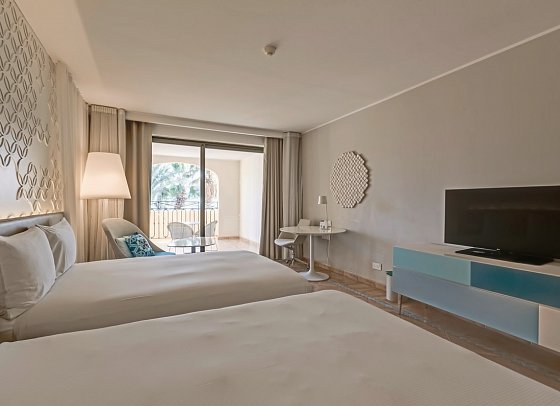Hilton Malta - Wohnbeispiel Familienzimmer Gartenblick (Zimmercodierung FBG)