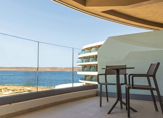 Ramla Bay Resort - Wohnbeispiel Doppelzimmer Superior Meerblick (Zimmercodierung DSM)