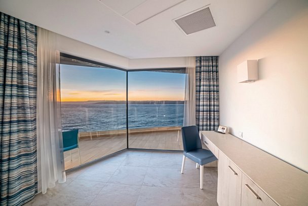 Ramla Bay Resort - Wohnbeispiel Panoramic Suite (Zimmercodierung WBO)