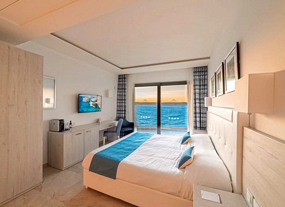 Ramla Bay Resort - Wohnbeispiel Doppelzimmer Deluxe Meerblick (Zimmercodierung DDM)