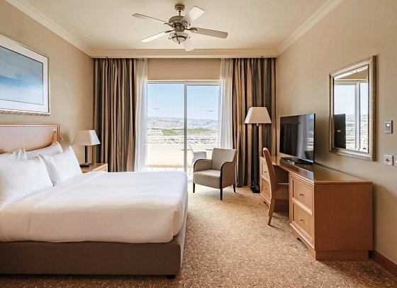 Radisson Blu Resort & Spa Golden Sands - Wohnbeispiel Suite Meerblick (Zimmercodierung WBM)