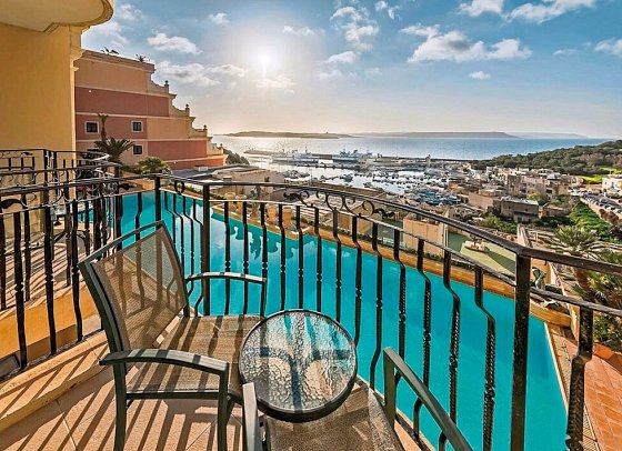 Grand Hotel Gozo - Wohnbeispiel Doppelzimmer Superior Meerblick (Zimmercodierung DSM)