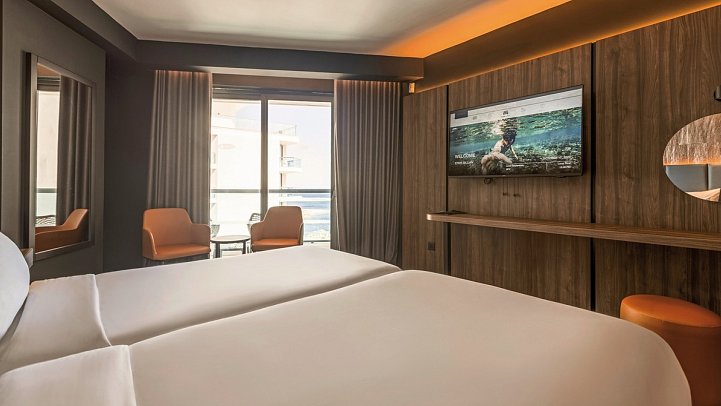 AX Odycy - Wohnbeispiel Doppelzimmer Deluxe seitl. Meerblick (Zimmercodierung DDN)