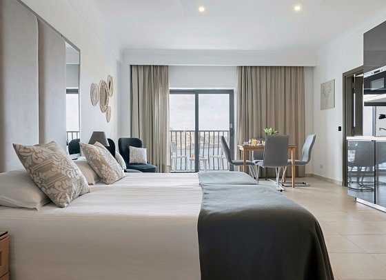 Plaza Regency Hotel - Wohnbeispiel Studio Meerblick (Zimmercodierung SBM)