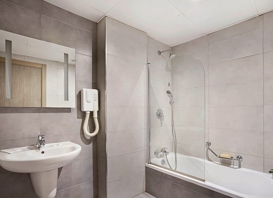 Plaza Regency Hotel - Badbeispiel (Zimmercodierungen DBL & DBM)