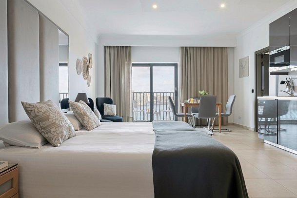 Plaza Regency Hotels - Wohnbeispiel Studio Meerblick (Zimmercodierung SBM)