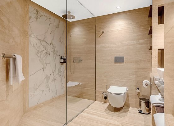 Reef Hotel & Spa