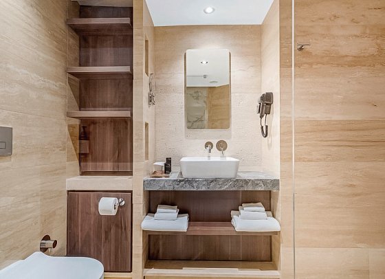Reef Hotel & Spa