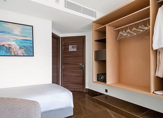 Reef Hotel & Spa
