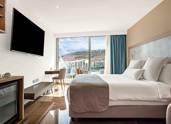 Reef Hotel & Spa