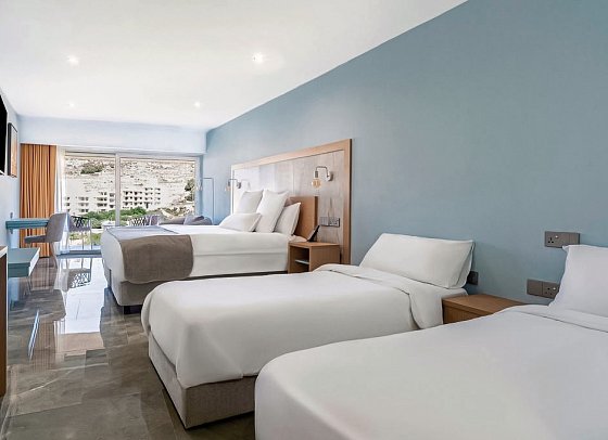 Reef Hotel & Spa