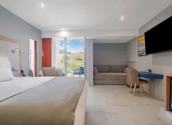 Reef Hotel & Spa