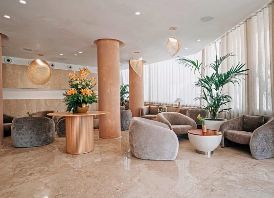 Reef Hotel & Spa