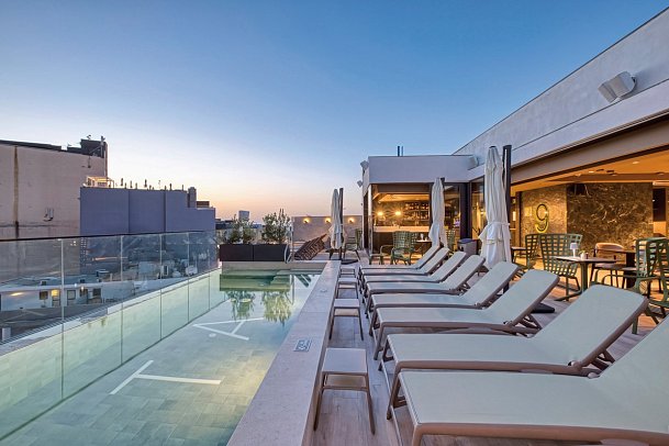 VITA Hotel & Rooftop