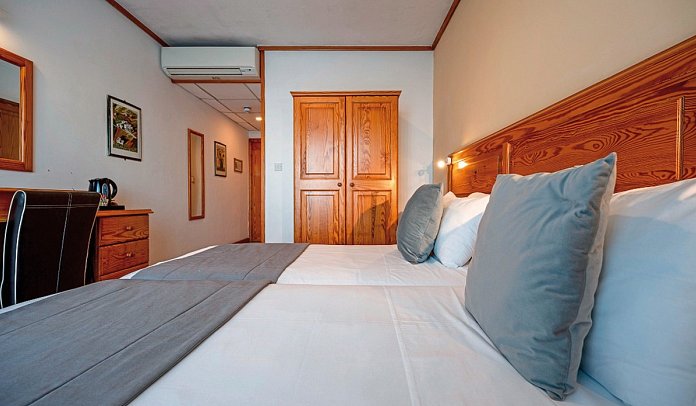 Gillieru Harbour Hotel
