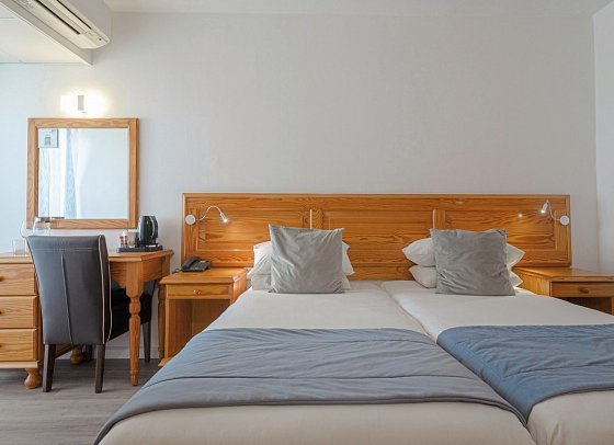 Gillieru Harbour Hotel