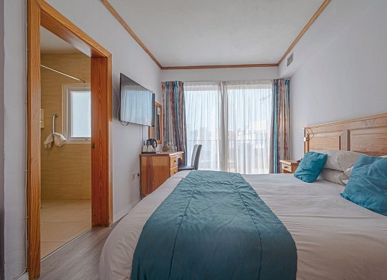 Gillieru Harbour Hotel