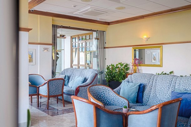 Gillieru Harbour Hotel