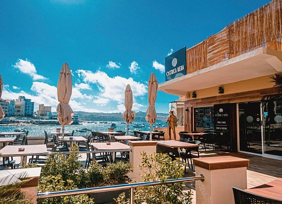 Gillieru Harbour Hotel