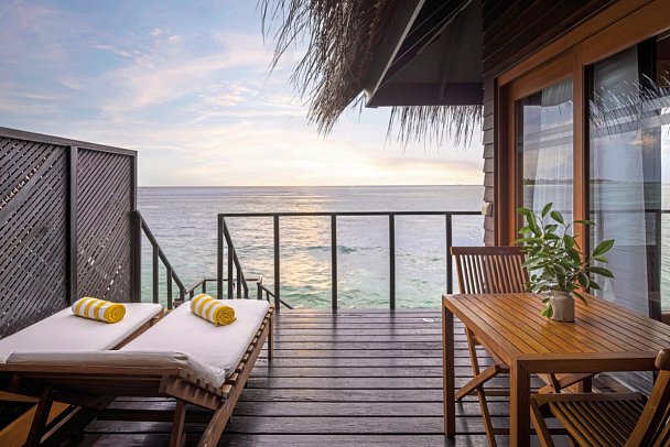 ADAARAN Select Hudhuranfushi - Beispiel Terrasse Ocean Villa (Zimmercodierungen VX1, VX2, VV2 & VV3)