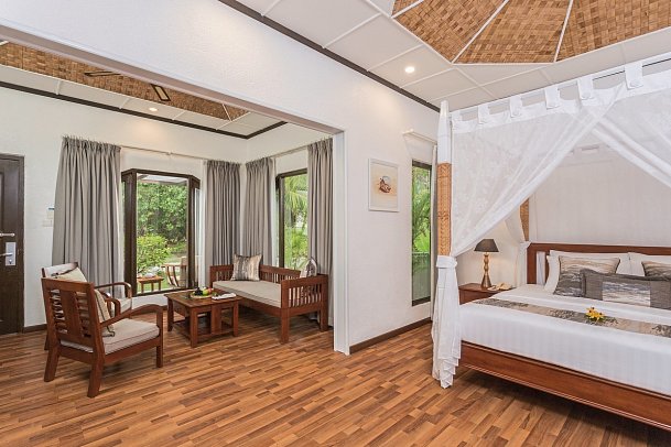 Bandos Maldives - Wohnbeispiel Deluxe Beachfront (Zimmercodierungen UD1 & UD7)