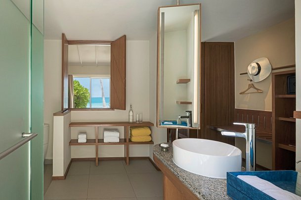 Centara Ras Fushi Resort & Spa Maldives - Beispiel Bad Beach Villa (Zimmercodierung VB1)