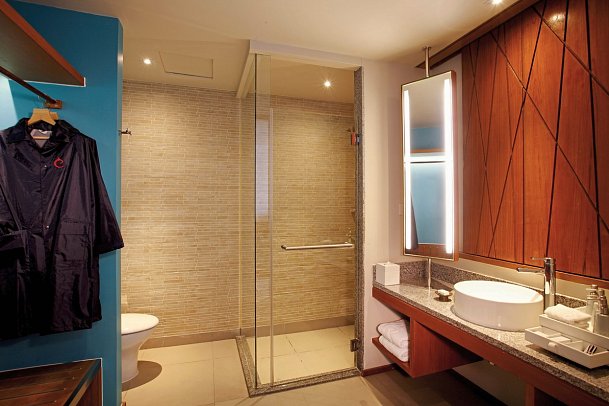 Centara Ras Fushi Resort & Spa Maldives - Beispiel Bad Water Villa (Zimmercodierungen VX1 & VX2)