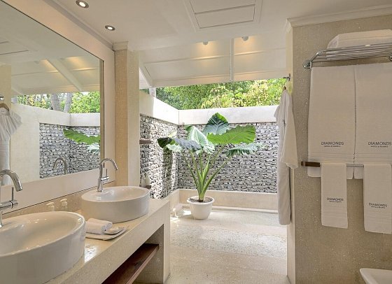 ananea Diamonds Athuruga - Beispiel Bad Beach Front Villa & Beach Front Junior Suite (Zimmercodierungen VB1 & JB1)