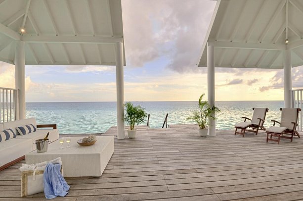 ananea Diamonds Athuruga - Beispiel Terrasse Water Villa (Zimmercodierung VX1)