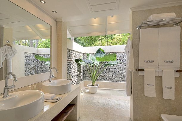 ananea Diamonds Athuruga - Beispiel Bad Beach Front Villa & Beach Front Junior Suite (Zimmercodierungen VB1 & JB1)
