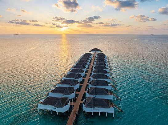 Angaga Island Resort & Spa - Premium Water Bungalows (Zimmercodierung BX3)