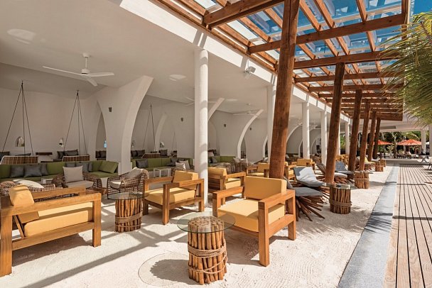 OBLU SELECT Sangeli