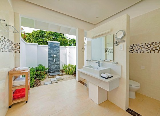 Siyam World Maldives - Beispiel Bad Pool Beach Villa (Zimmercodierungen VG1, VV1, VB1 & VV5)