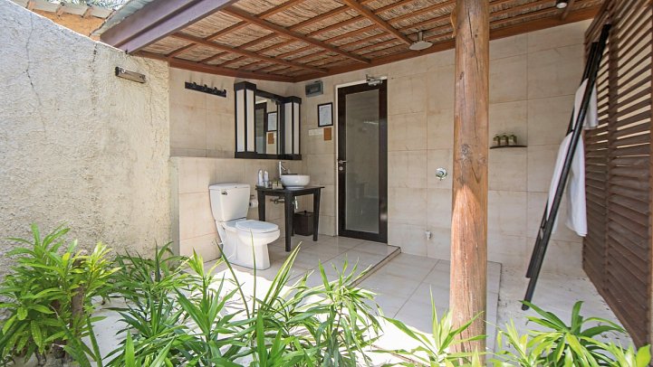 Kuredu Island Resort & Spa - Beispiel Bad Beach Bungalow (Zimmercodierung BB1)