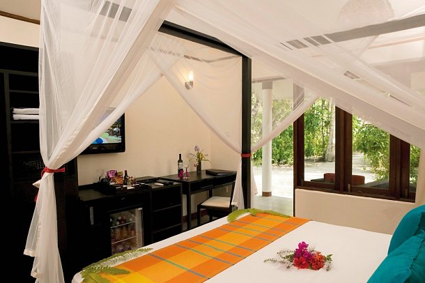 Vilamendhoo Island Resort & Spa - Wohnbeispiel Tropical Villa (Zimmercodierungen VB4 & VV1)