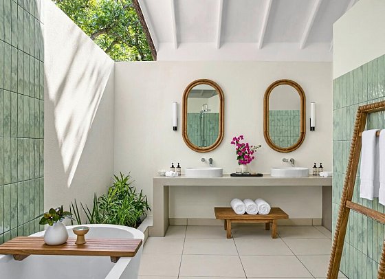NH Collection Maldives Reethi Resort - Beispiel Bad Two Bedroom Family Villa with Pool (Zimmercodierung VB4)