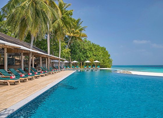 NH Collection Maldives Reethi Resort